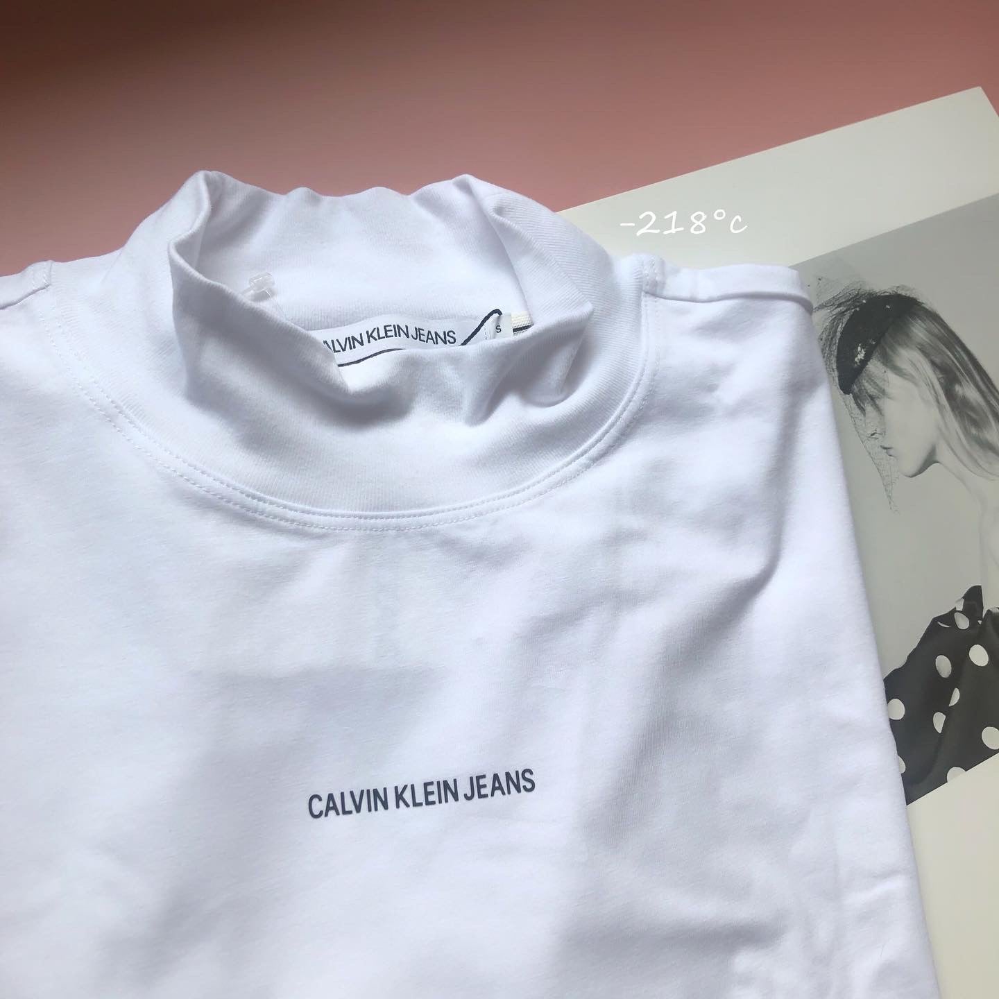 Calvin Klein女款立領T-Shirt